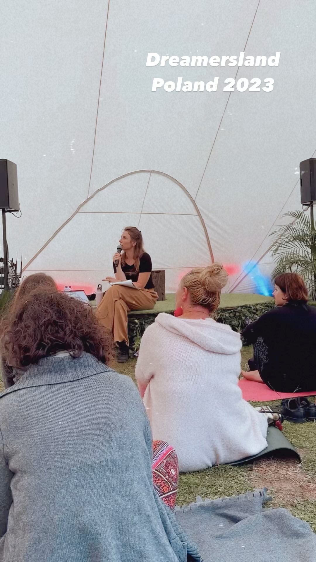 🇬🇧 🇵🇱
🌟✨🧘♀️ A magical day at the Dreamersland Festival in Poland! 🌈💫
Hi everyone! 🙌 I had the incredible opportunity to share my passion about Kundalini at the Dreamersland Festival! 🎤📚
In my talk on “Myths and Facts about Kundalini,” I debunked myths and uncovered the truths surrounding this powerful inner energy. 💡🐍
Kundalini is a real force that can bring us harmony and spiritual blossoming. 🌟💖
Thank you to everyone who came to listen to my lecture! 🙏💕 If you want to dive deeper into this topic, you can get access to my lecture on my website. Just subscribe to my mailing list, and you will receive a free PDF titled “Myths and Facts about Kundalini.” 📩✨
#KundaliniAwakening #DreamerslandFestival #MythsAndFacts #SpiritualJourney #InnerEnergy #Passion #SpiritualHarmony #FreePDF
🇵🇱
🌟✨🧘♀️ Magiczny dzień na Festiwalu Dreamersland! 🌈💫
Cześć wszystkim! 🙌 Miałam niesamowitą okazję podzielić się moją pasją związaną z Kundalini na Festiwalu Dreamersland! 🎤📚
W mojej prelekcji pt. “Mity i Fakty dotyczące Kundalini” obaliłam mity i przedstawiłam prawdy związane z tą potężną energią wewnętrzną. 💡🐍
Kundalini to prawdziwa siła, która może przynieść nam harmonię i duchowy rozwój. 🌟💖
Dziękuję wszystkim, którzy przyszli posłuchać mojej prelekcji! 🙏💕 Jeśli chcecie zgłębić ten temat, możecie uzyskać dostęp do mojej prelekcji na mojej stronie internetowej. Wystarczy zasubskrybować mój newsletter, a otrzymacie bezpłatny plik PDF zatytułowany “Mity i Fakty dotyczące Kundalini”. 📩✨
#KundaliniAwakening #FestiwalDreamersland #MityiFakty #DuchowaPodróż #WewnętrznaEnergia #Pasja #DuchowaHarmonia #DarmowePDF