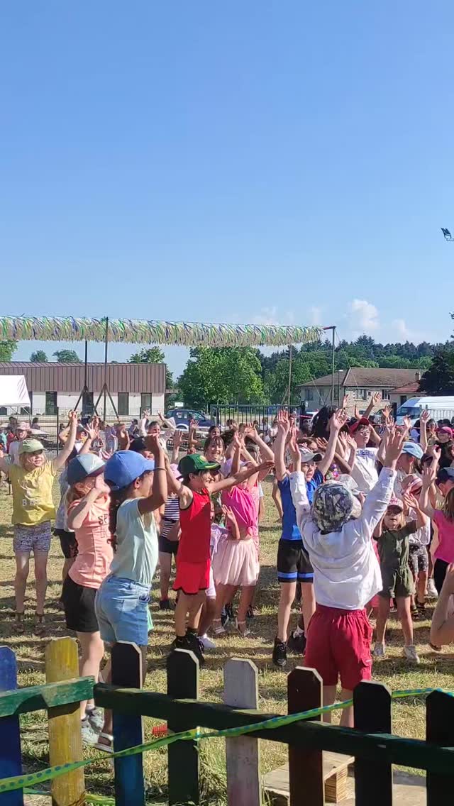 Toute l équipe de #planetair a été ravi de partager cette fête de l école #germainetillon #Saintesigolene. Merci aux enfants aux parents aux enseignants et à l ApE.