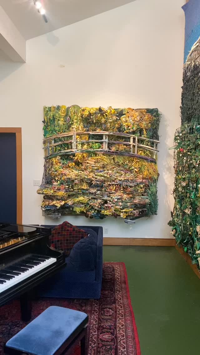 Congratulations to @tdeininger on his great success! Over 120 Million hits on TikTok! Wow 🤩 I’ve been a proud collector and supporter for the past 25 years. Here’s “Strokin’ Monet” from my collection.
#monet #tomdeininger #visualartwork #trashtotreasure #artcollector #3Dart