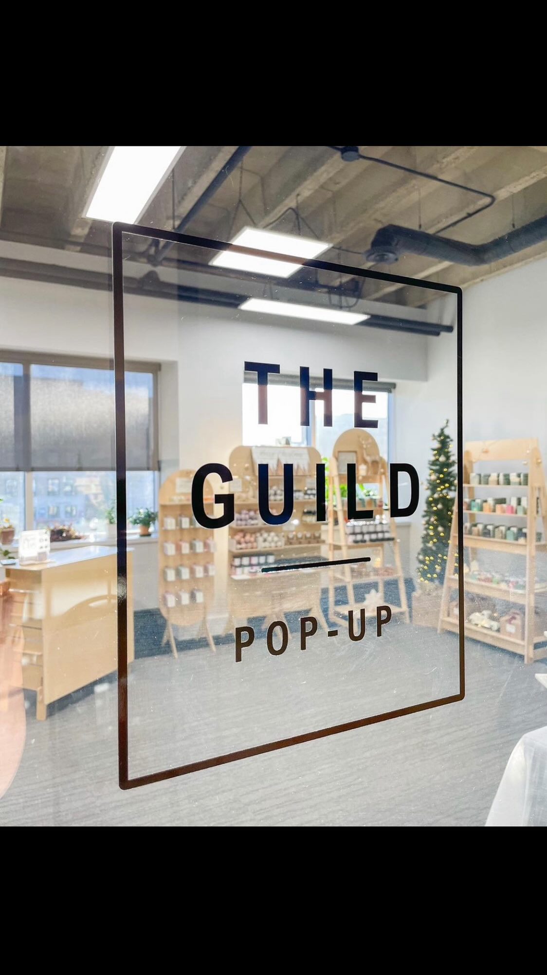 ✨Pop-Up at The Guild✨
Be inspired by this beautiful set up by @soapboxbathco in one of our pop-up spaces that are available for hourly or daily rentals.
This room has been used for workshops, classes,
Yoga, photoshoots, pop-up shopping and meetings.
If you are interested in the options we have, use the links in our bio @theguildstudios, www.theguildstudios.ca or come by for a tour!
