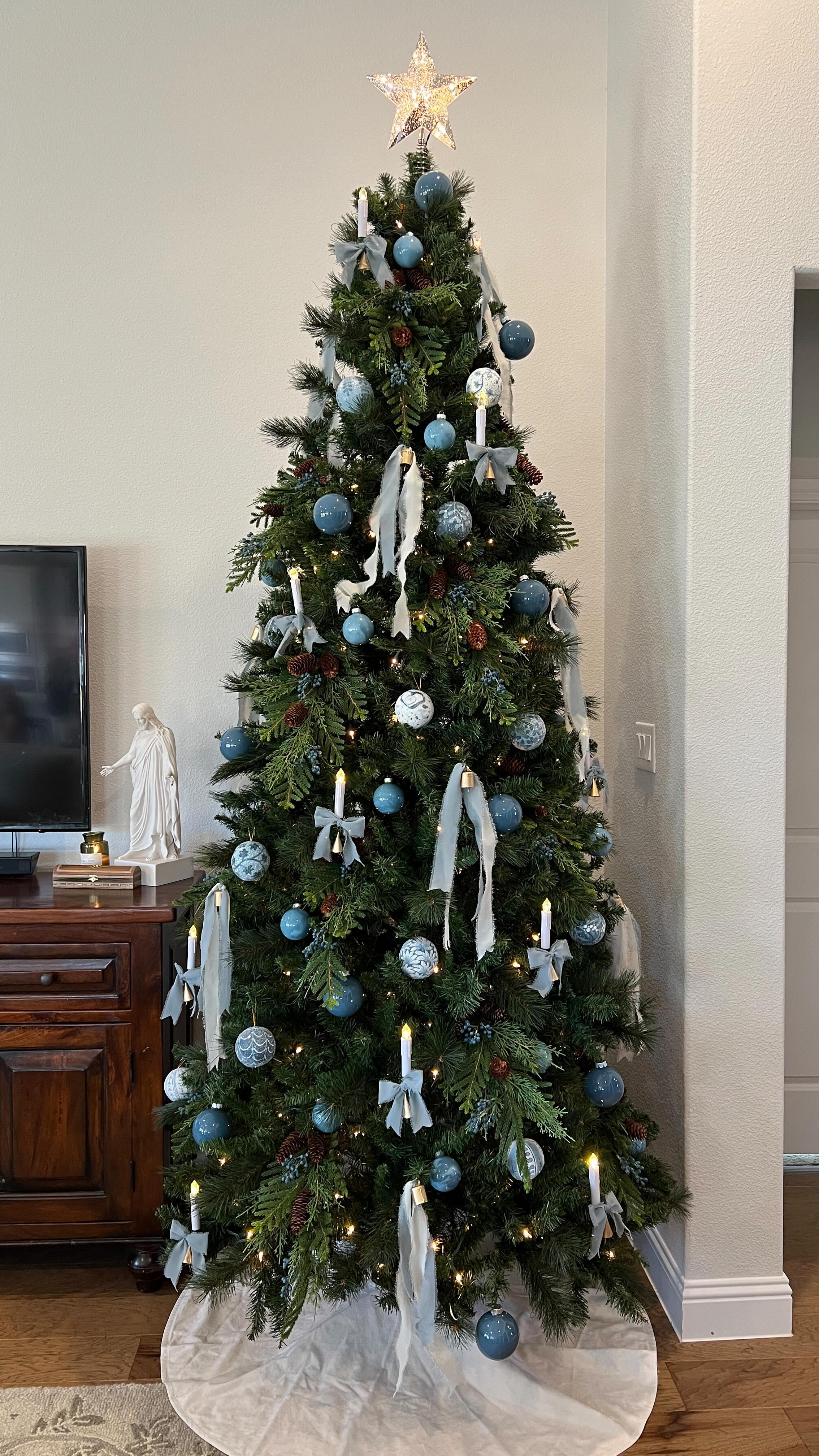 It’s beginning to feel a lot like Christmas 🌲 Finally made time to get my tree put together, much later than normal- but I guess that’s what happens when you make all the ornaments 😅. I wanted something simple and elegant this year and I love how it turned out.
I’m behind on posting a lot of projects but will be sharing them in the new year. I’m logging off for a few weeks to prep for the holidays and to focus on being present with my family.
I hope you all have a lovely Christmas and a very Happy New Year!