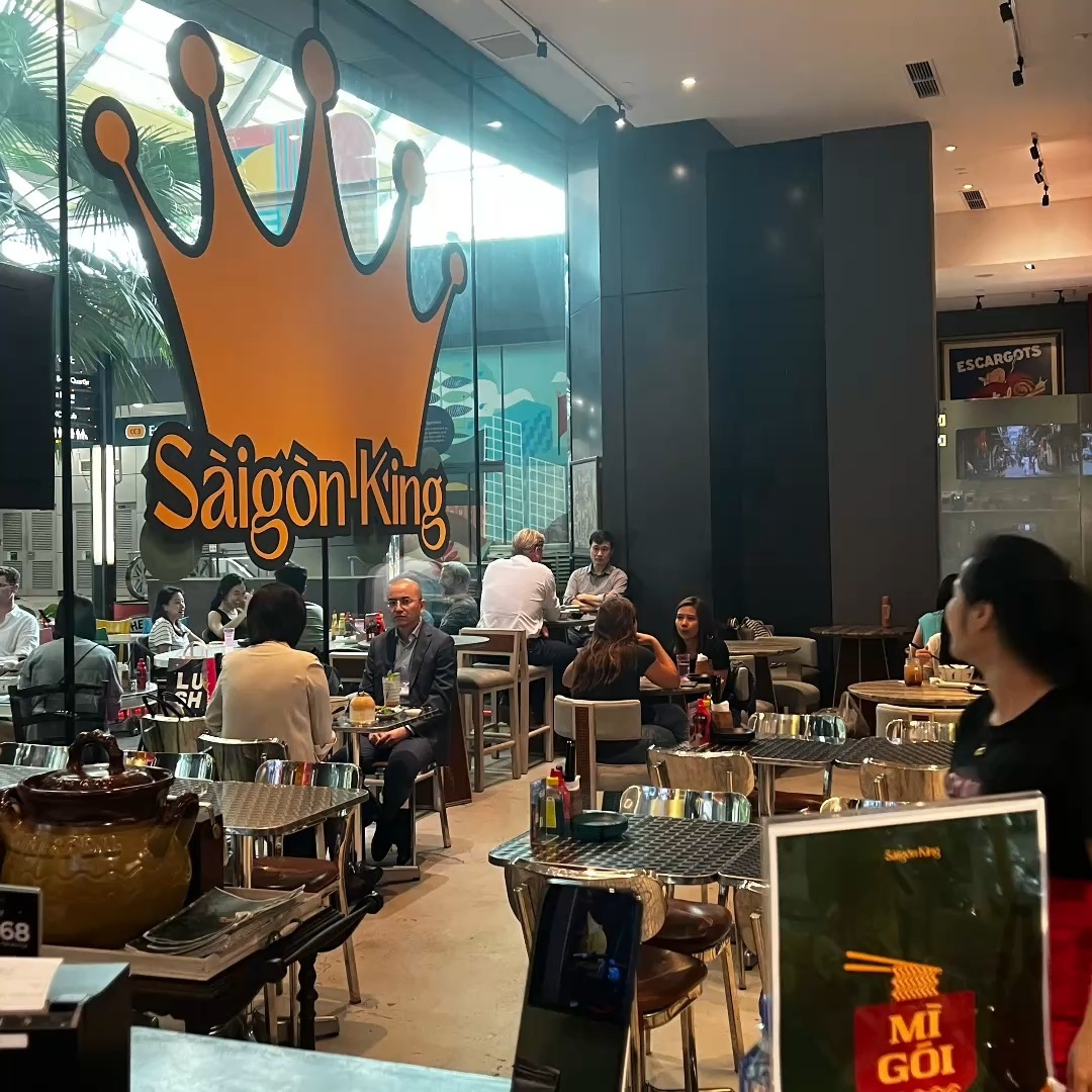 Alone, two peoples, or big gang—here always have spot for you!