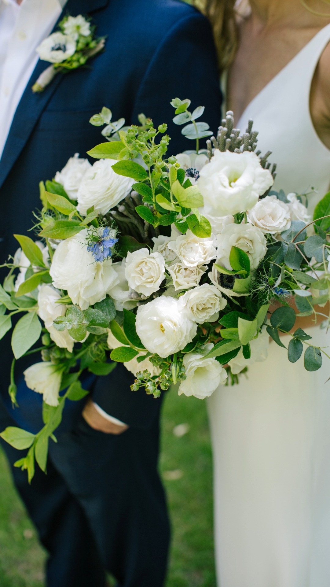 Love Love Love!
We can't stop and won't stop talking about Katie's floral designs. @tapestryfloral_ kills it every single time. These light and airy floral selections were the perfect compliment to this dreamy summer wedding up Hobble Creek Canyon.
Photographer: @madisonmccordphoto
Coordination: @creatinglifemoments
Catering: @rockwellcaterut
DJ: @minermusicdj
Hair: @wildivyblowdrybar
Bar: @craftedutah
Lighting: @moonlightutah
Flowers: @tapestryfloral_
#UtahFlorist #utahflowers #utaheventplanner #utahweddingplanner #summerweddingflowers #supportsmallbusinessowners #flowerstagram #flowerpower #floraldesign #floralarrangement #saltlakecityflowers