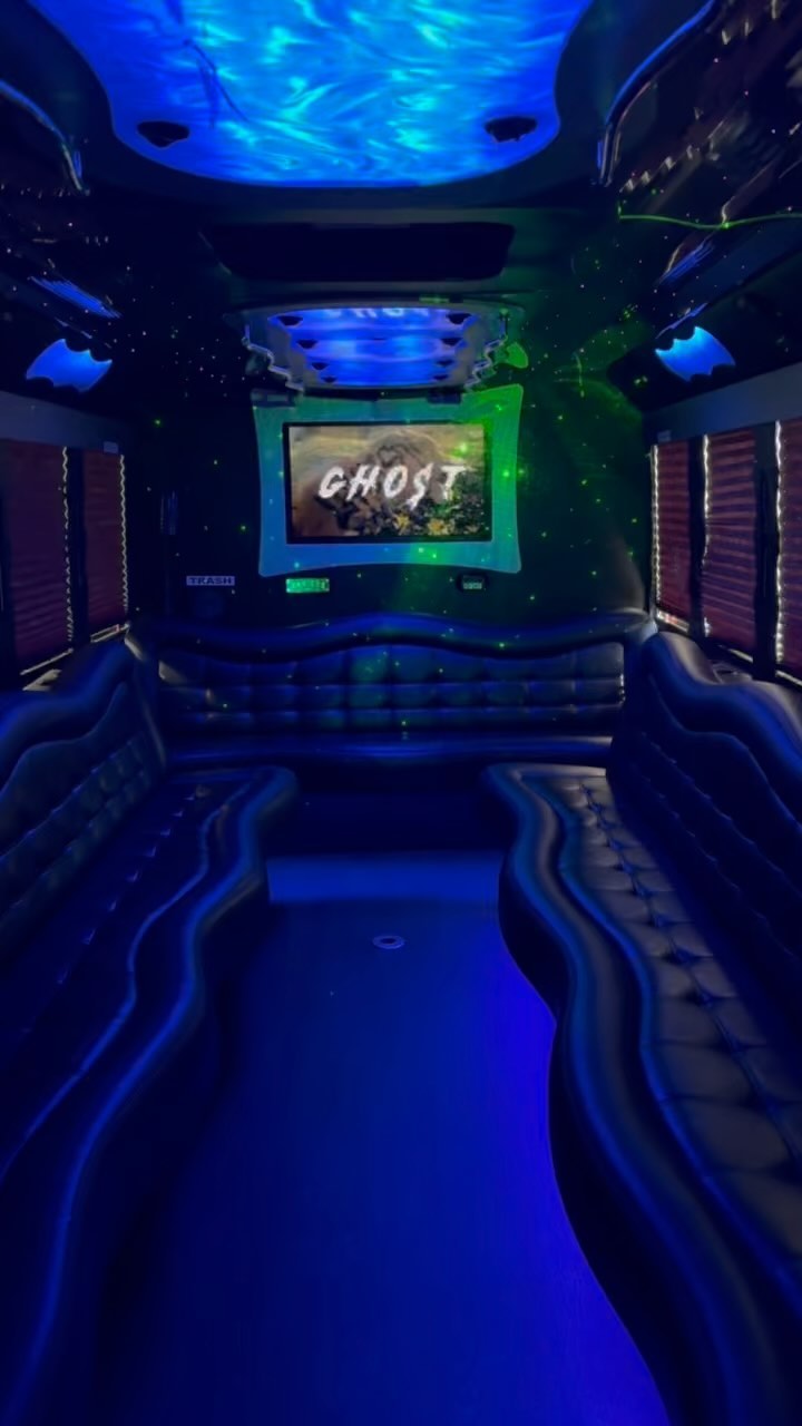 Party Bus time with @shmokeyfromthecity