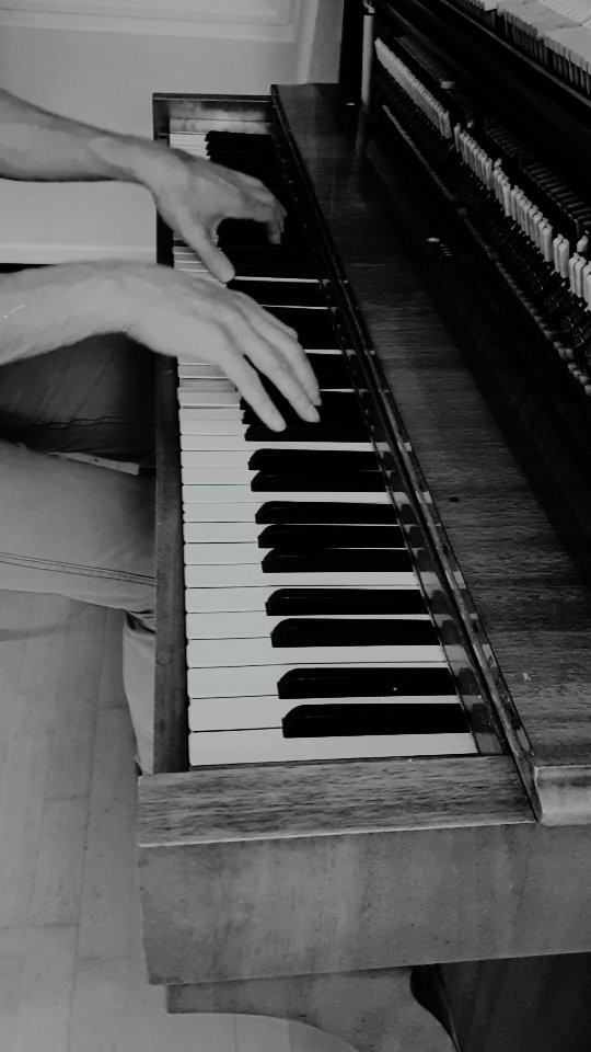 Today is the release day of my new single entitled 'may' - for me, the May has always been the most beautiful month of all. It smells like spring, you can already feel the summer - the green in the leaves is more vibrant than ever. Imagine if the whole year was as beautiful as May - yet most of us would miss the seasons.
My new album 'the year' will be released on August 16th - each of our 12 months has been given a musical theme. If you would like to listen to 'may' in full length now, you can find this lovely composition on all streaming platforms as of today. I hope you enjoy listening to it!
.
#classicalpianist #classicalpiano #pianist #pianists #pianistsofinstagram #piano #pianolovers #pianoplayer #pianosolo #pianistsofinstagram