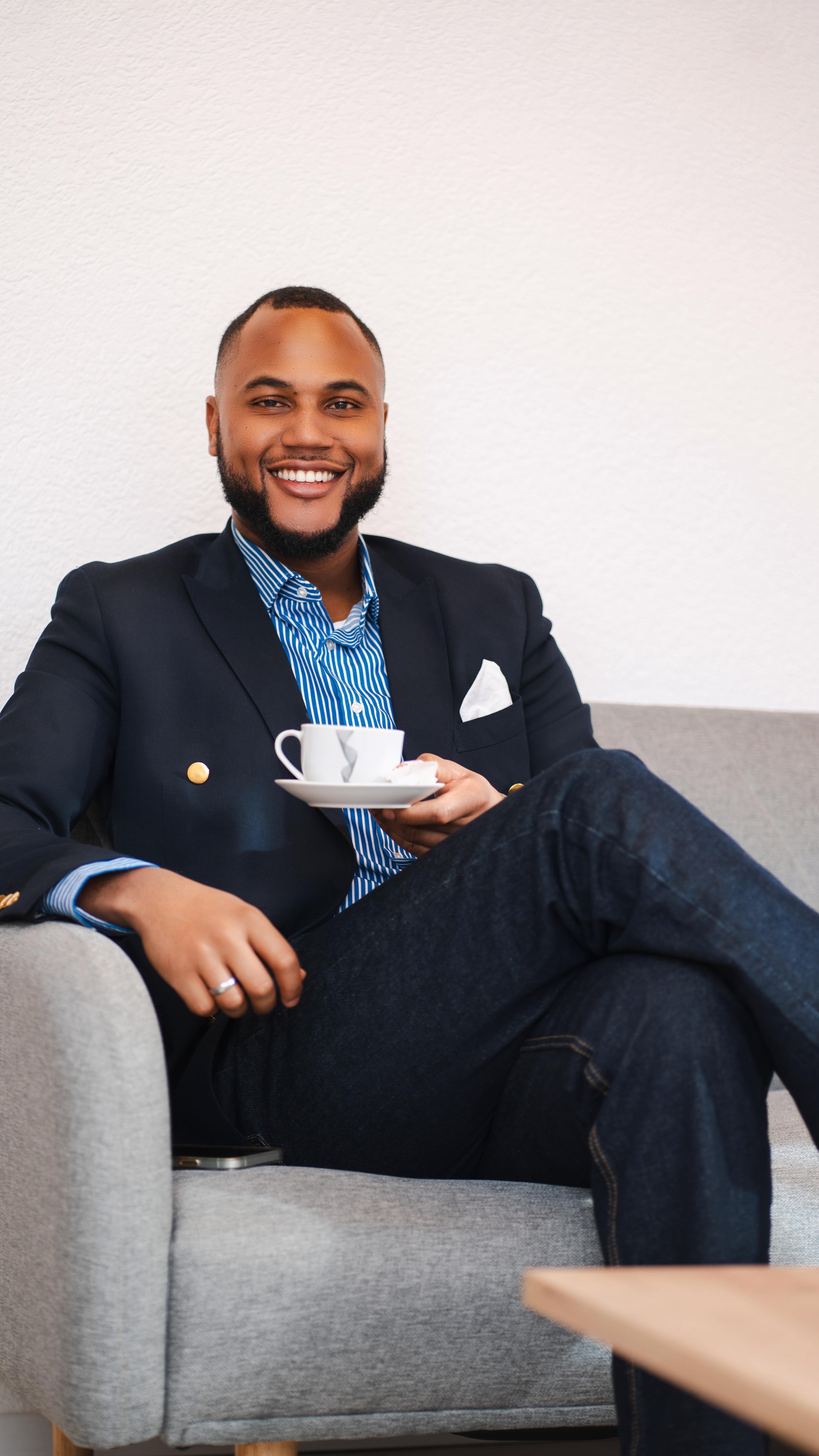 Qu’est-ce que le client ressent pendant le massage?
Avant tout, c’est un soulagement physique.
Chaque personne est unique, chaque impression est différente. Je demande toujours comment vous vous sentez après le massage, je vous suis sincèrement reconnaissant pour vos commentaires.
Tous vos avis ne font que renforcer ma confiance en moi.
Merci! 🤍
Je vous invite tous à découvrir le monde de nouvelles sensations, car le massage peut faire cette découverte.
#massage #massagem #massageworldcup #massagetherapistproblems #relax #review #fribourg #fribourgeois