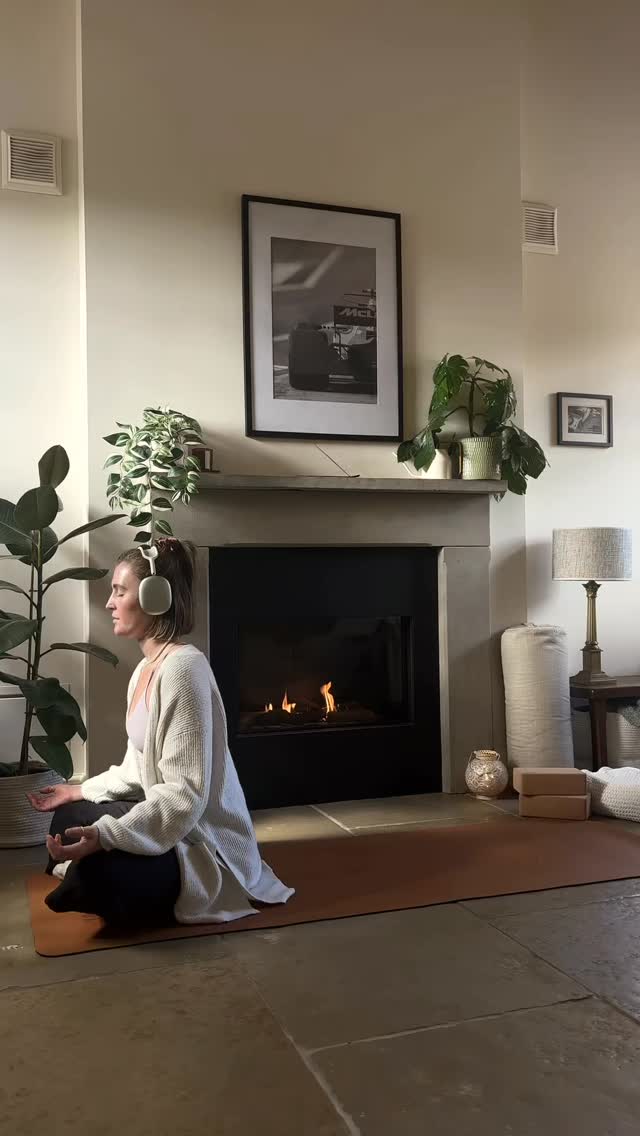 slowing down after the most crazy hectic week moving house… (!)
so excited to have this space to film more content in 💛🌿
ft. my little buddy 🐾 🐈⬛