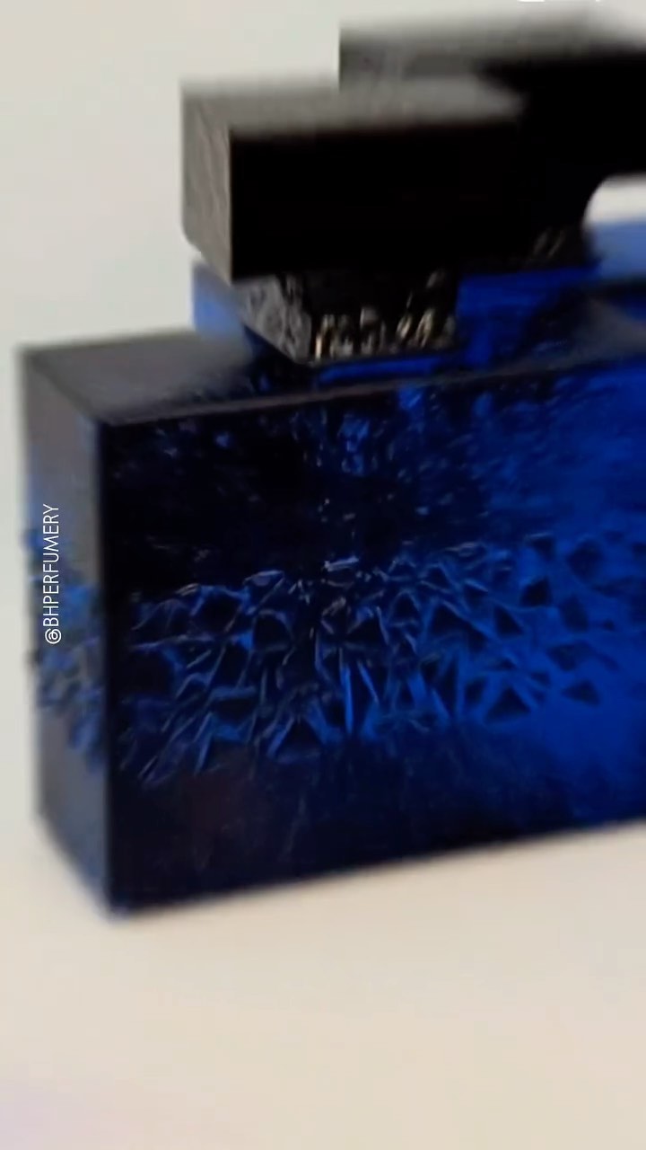 M. Micallef DesirToxic now has a more concentrated version, DesirToxic L'Intense 🔥. Torrid, ambery, spicy, incandescent, explosive, bewitching, and sensual, DesirToxic L'Intense turns heads day and night. Coming from the perfume capital of the world in Grasse, take in M. Micallef’s art and perfume at Beverly Hills Perfumery 👌🏽
⭐️⭐️⭐️⭐️⭐️
Please check our website, or contact us for more info. 310.888.8807
264 N. Beverly Dr. Beverly Hills, CA 90210
.
Video by: Hello Hollywood Productions.
@hellohollywoodtv
.
.
#BeverlyHillsPerfumery
#BHPerfumery
#MMicallef
#DesirToxic
#DesirToxicLIntense
#SexyFragrance
#FrenchPerfume
#Grasse
#ArtisticPerfume
#MartineMicallef
#GeoffreyNejman
#ArtAndPerfume
#perfume
#nicheperfume
#nichefragrance
#fragrance
#luxuryperfume
#smellgood
#perfumelover
#fragrancelover
#fragrancejunkies
#BeverlyHills
#LosAngeles
#RodeoDrive
#BeverlyDrive
#sotd
#sotn
#fraghead
#perfumecollector
#instaperfume