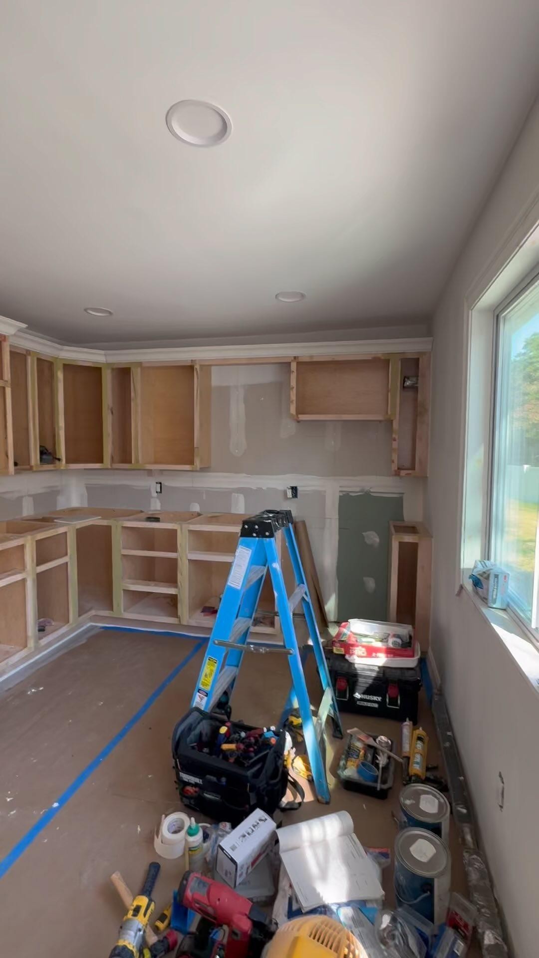 Stay tuned to see this beautiful hand built custom kitchen come to life . Getting sprayed with Fuji q5 HVLP sprayer with envirolak paint.
#cabinetbuilder #custom #carpentry #contractor #elitemillworkllc #kitchendesign