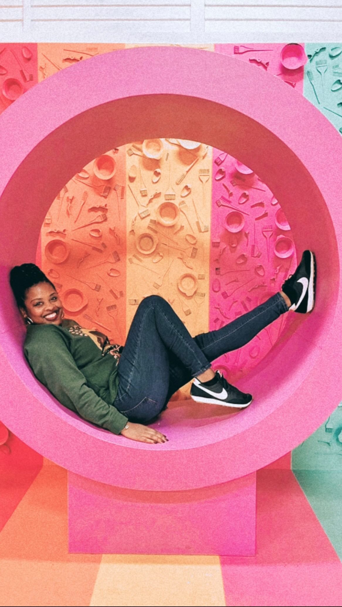 a beautiful reminder
as we enter into the new year…
if it don’t nourish
your hair or your soul, let it go. 💁🏾♀️