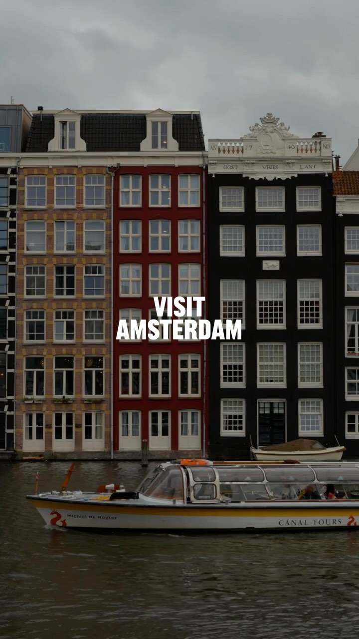 Amsterdam: non solo canali, biciclette e tulipani! 🇳🇱
Sei pronto a scoprire i segreti di questa magica città europea?
Naviga sui canali pittoreschi, immergiti nell’arte al Rijksmuseum e al Van Gogh Museum, passeggia tra i vicoli della Jordaan e gusta le prelibatezze locali con una gita sulla Pannenkoekenboot!
Amsterdam offre tutto questo e molto altro! Vivi la sua vivace vita notturna, esplora i quartieri nascosti e lasciati incantare dalla sua atmosfera unica.
Salva questo reel per dopo ✅
#Amsterdam #VisitAmsterdam #Netherlands #Europe #Dutch #amsterdamcity #amsterdamcanals #amsterdam_streets #pannenkoeken #travel