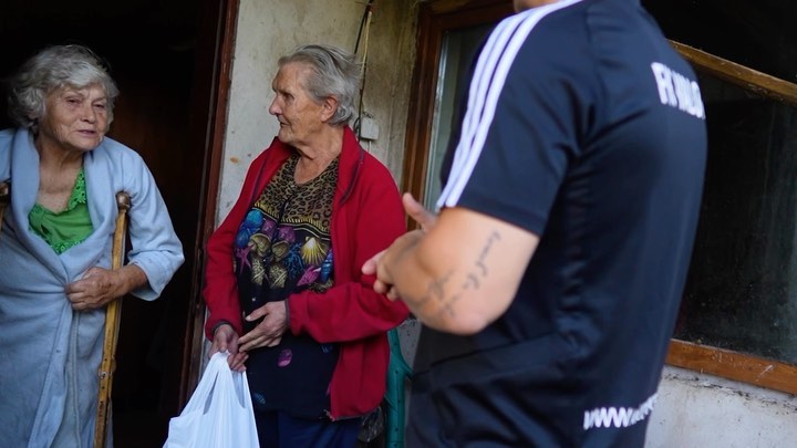 1.oktobrī tiek atzīmēta starptautiskā senioru diena un @fkvalor nolēma iepriecināt @ropazu.novada.pasvaldiba seniorus ar nelielām dāvaniņām! 🎁
Futbola klubs VALOR nolēma iepriecināt ar nelielām dāvanām Ropažu novada seniorus! Aicinām ikvienu atcerēties par ikdienas vērtībām, kā arī iespēju robežās atbalstīt vienam otru it īpaši mūsu valsts seniorus! 🙏