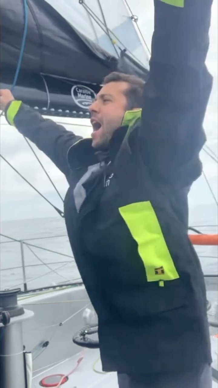 🏁 On vous a préparé un petit récap de l’ensemble des passages de ligne d’arrivée de cette 15e Transat CIC !
Chacun le savoure à sa façon ! Quelle est votre réaction préférée ? 🙌
#TheTransatCIC #TransatAnglaise #Sailing #Sail #Ocean #Boat #Voile #IMOCA #Class40 #Lorient #NewYork