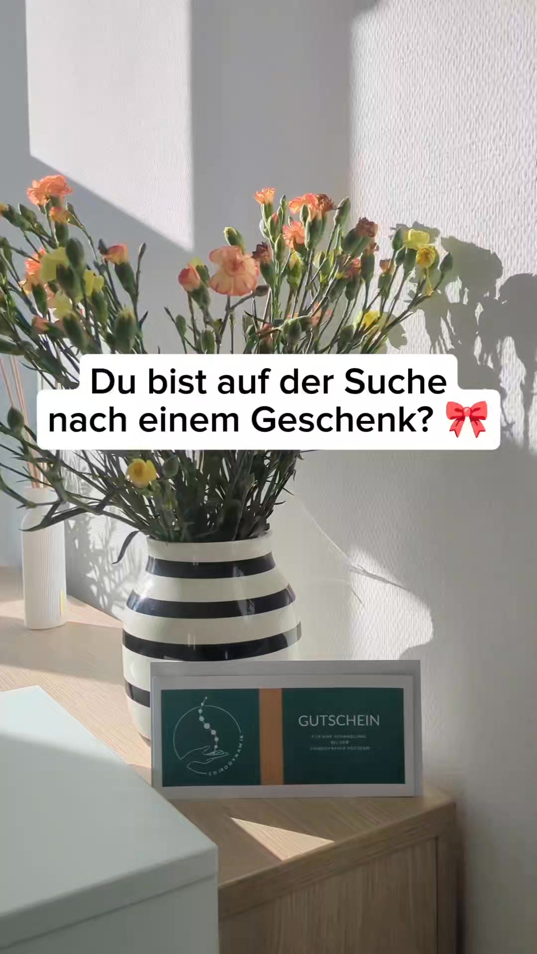 Du suchst noch ein besonderes Geschenk? 🎀
Verschenke Schmerzfreiheit und mehr Beweglichkeit - mit einem Gutschein für eine chiropraktische Behandlung bei uns 😊
✅ Ideal für Menschen mit Verspannungen, Rückenschmerzen und Stress
✅ Einfach und flexibel einlösbar
✅ Ein Geschenk, das wirklich gut tut!
Sprecht oder schreibt uns gerne an! 💌
📍 ChiroDynamik Potsam
📅 Buche deinen Termin über den Link in der Bio oder schreibe uns eine DM!
#Chiropraktik #Schmerzfrei #Gesundheit #Beweglichkeit #chirodynamikpotsdam #wohlbefinden #chiropraktor #chiropraktiker #chiropraktikpraxis #rückenschmerzen #manuelletherapie