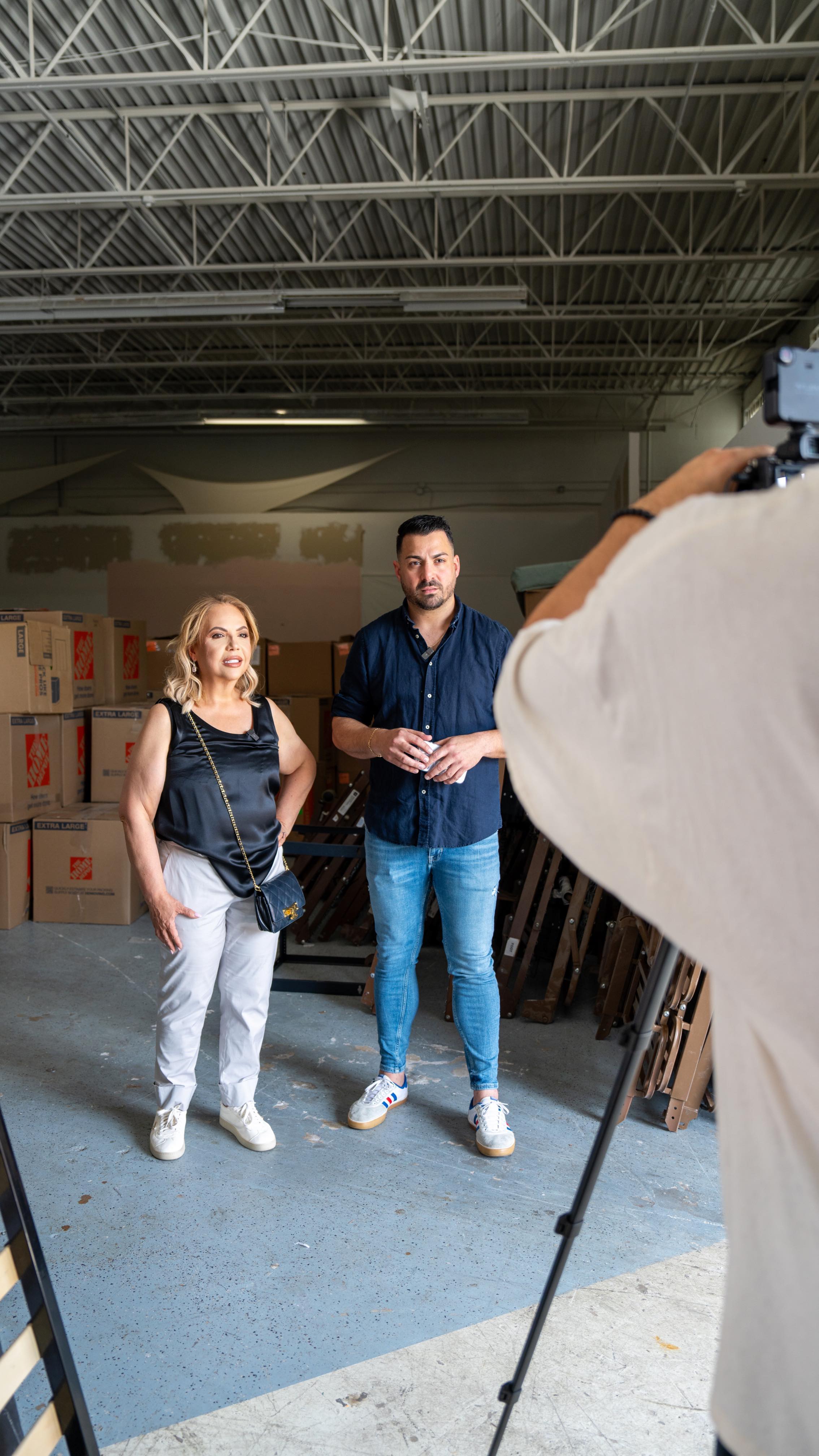 🇺🇸 In the latest interview, @la_mamilover and @camilaguiribitey shared the mission of the Guiribitey Family Foundation @guiribiteyfamilyfoundation , detailing how it began years ago with their own donations. Now, with community support, we’ve filled 2 containers with essentials for the Dominican Republic! A huge thanks to our amazing volunteers! 🇩🇴📦❤️ #gff #guiribiteyfamilyfoundation
🇪🇸En esta entrevista, Tatiana y Camila compartieron la misión de la Fundación Familiar Guiribitey, contando cómo comenzó hace años con sus propias donaciones. Ahora, con el apoyo de la comunidad, ¡hemos llenado 2 contenedores con esenciales para la República Dominicana! ¡Gracias a nuestros increíbles voluntarios! 🇩🇴📦❤️ #gff #guiribiteyfamilyfoundation