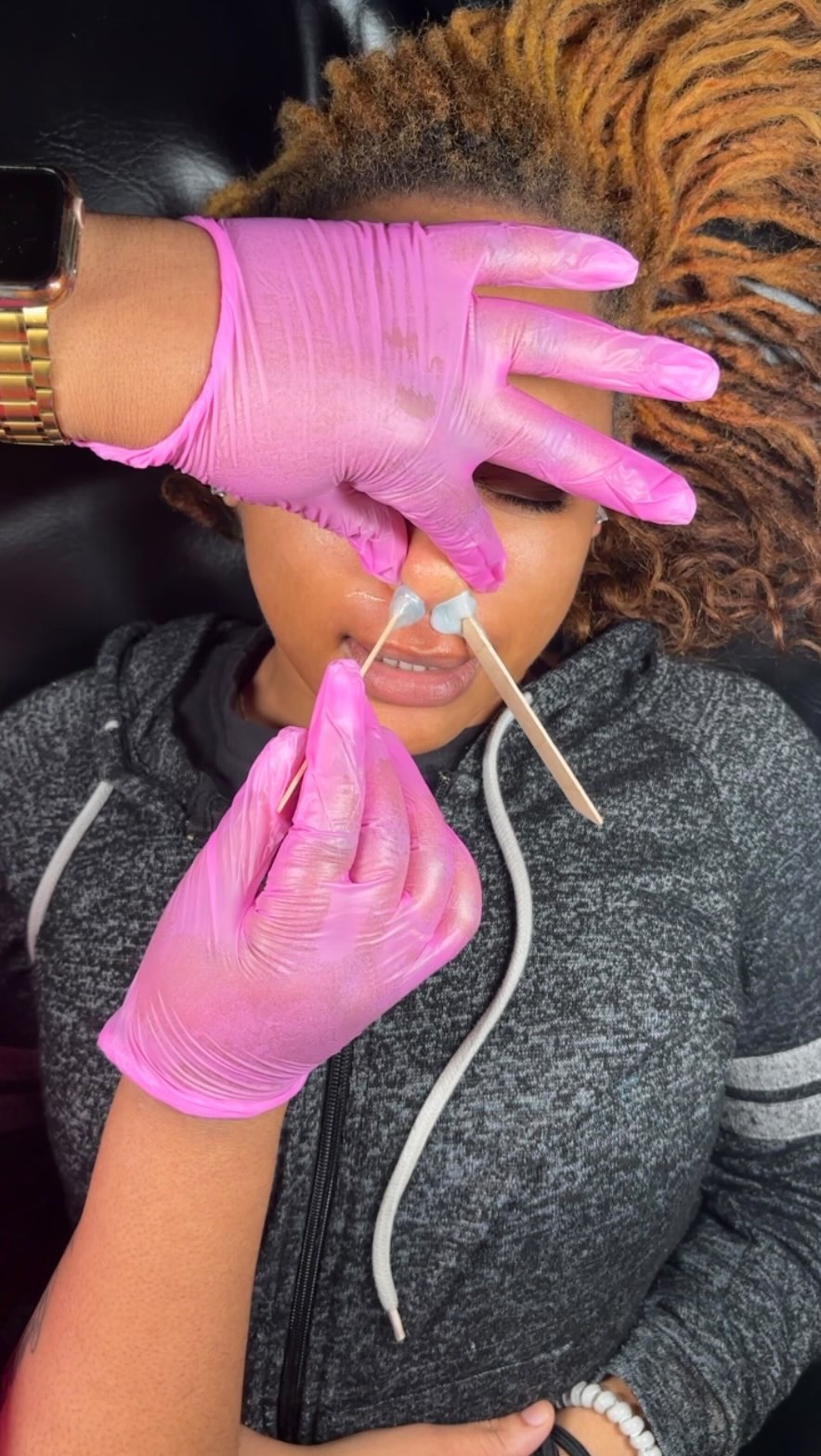 NOSE WAXING !!
This was fun lol 😂 Believe it or not I’m terrified to do it but she may have convinced me to at least try ONE DAY not today lol my job is just to be able to perform and that’s what imma do ok 👌🏽
Who else is willing to try tho lol 👀
Truradiancebeauty.com
#cincinnatiesthetician #waxingvideos #nosewaxing #nosewax