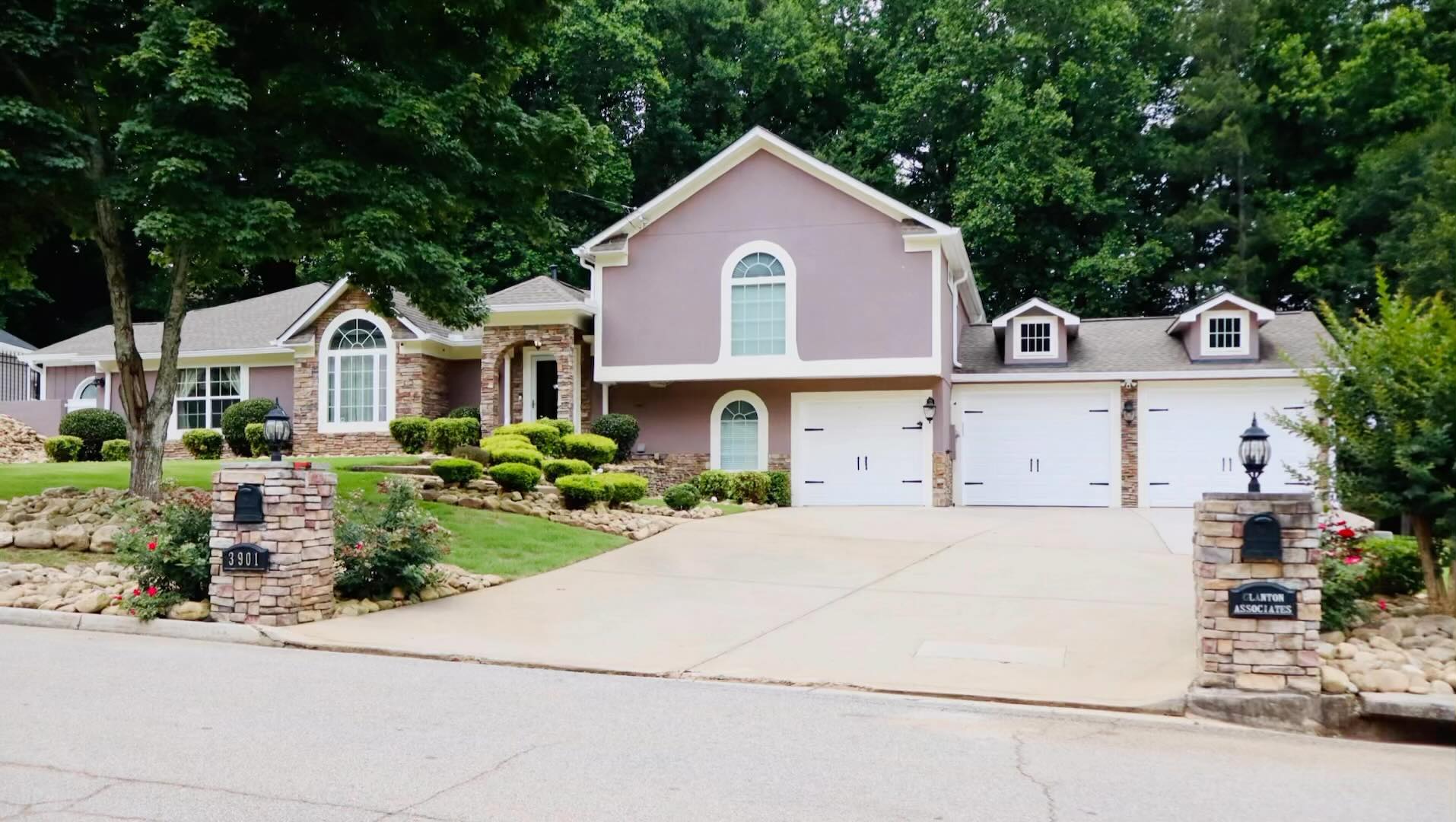 New estate located on the outskirts of 285 filmed by AirWings™️