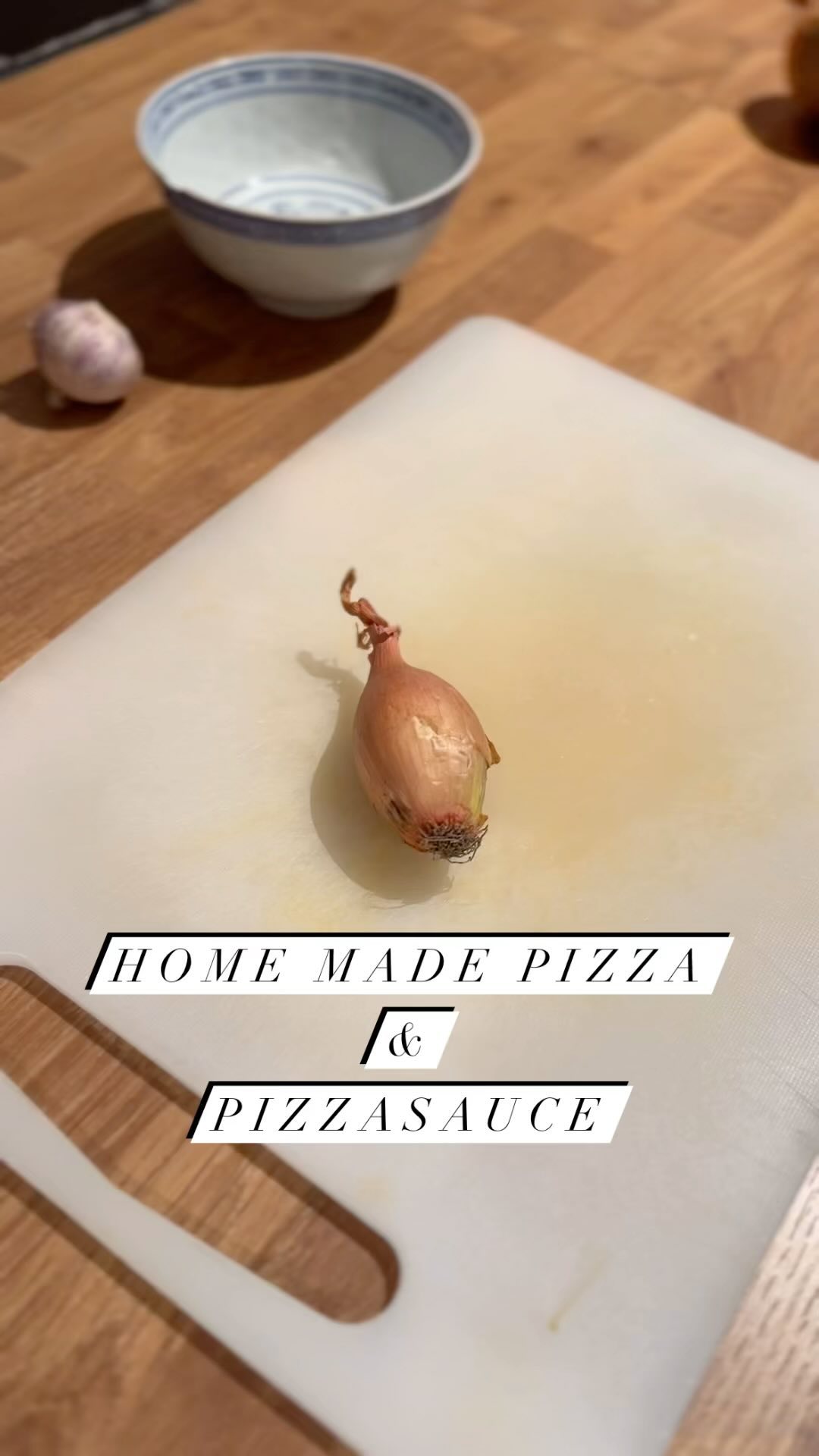 Perfect homemade pizza, perfect Saturday.
—————————-
#pizza #sauce #homemade #food #kitchen #champagne #saturday #winter #cozy #hungry #pizzatime #pizzalover #homemadewithlove #enjoy #mat #matlaging #cooking #homecooking #cookingathome #cookingram #cookingclass #cookingwithlove #ålesund #familie #family #familytime #familyfirst #wife #perfect #love