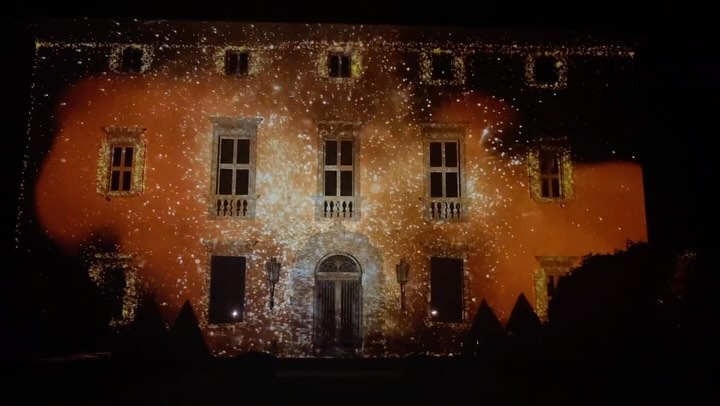 Lac de Côme , #villabalbiano albiano #comolakewedding #comolake #comolakeitaly #wedding #videomapping #videomapping3d #videomappingshow #videomappingprojection #brideandgroom #bride #beautifulwedding