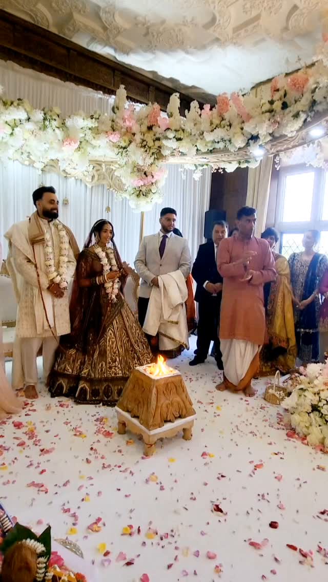 Arun & Karishma
#viral #weddingreels❤️ #weddingcontentcreator #weddingplanners #bride #groom