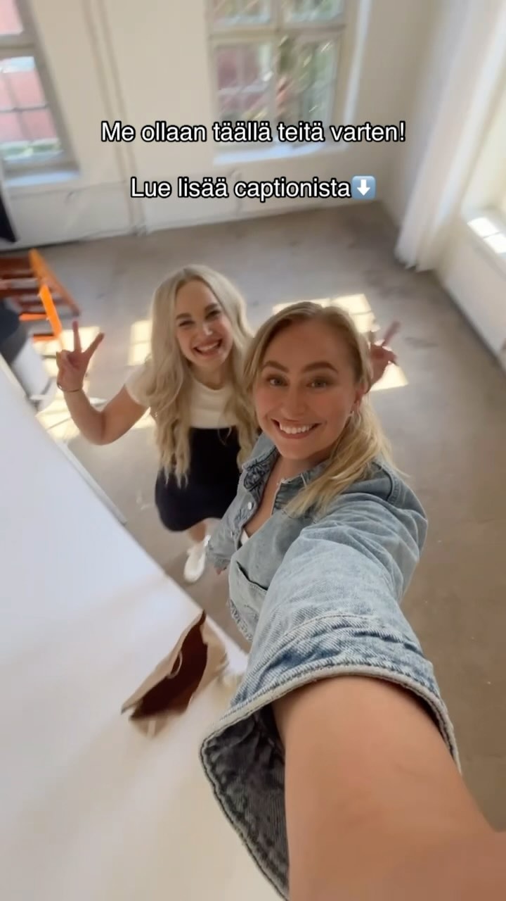 Me ollaan Peppi & Tia, yrittäjä duo, joka on täällä jeesaamassa sua sun yrityksen markkinoinnin kanssa💪
Kun kaipaat erottuvaa, persoonallista ja omalta tuntuvaa yritysilmettä sekä selkeyttä viestintään - niin signature brändi-ilmepaketti on just sulle!
Kun taas tarviit apua somen kanssa, niin jeesataan kokonaisvaltaisesti just tarvitsemallasi alueella, oli kyse somebrändin visuaalisuudesta tai sisällöntuotosta eri kanaviin, niin ollaan täällä tekemässä yrityksesi somelle ihmeitä!
Tuo brändisi esiin yrityksesi näköisillä lyhytvideoilla, jotka tavoittavat kohdeyleisösi tehokkaasti ja lisäävät myyntiä. Me huolehdimme koko prosessista ideoinnista tuotantoon ja julkaisuun, jotta sinä voit keskittyä liiketoimintasi kasvuun. Erotu kilpailijoista ja kasvata seuraajiasi asiantuntevalla sisällöntuotannolla. Tarjoamme myö kattavaa somevalmennusta, joka räätälöidään täysin yrityksesi tarpeisiin, auttaen sinua saavuttamaan konkreettisia tuloksia ja sitouttamaan asiakkaasi.
Meidän kautta saat myös visuaalisesti herkulliset ja yrityksen toimintaa tukevat Squarespace nettisivut, joilla erotut verkossa.💫 #markkinointi #some #brändäys #nettisivut