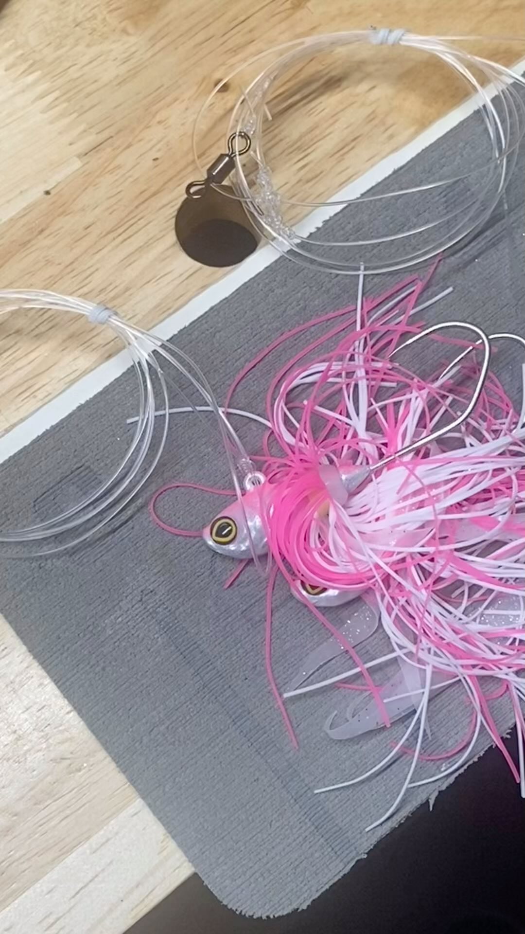 The ‘Popcorn’ rig I make is tied using JTC jigheads @jtc_jigs and a high-low T-knotted rig. Jimmy makes a fantastic jighead with care. I get orders for these right now as the fluke seasons are creeping closer. I make them with 40lb and 50lb Seaguar Flouro. I learned to tie this rig from watching and listening to @dkoutalakis The heavier version is for the shoals and the dogfish situations. #monomoytackle #flukefishing #longislandfluke #jtcjigs #newjerseyflukefishing #nantucketshoalsfluke #myfishingcapecod #ontimefishingcharters #onthewatermagazine