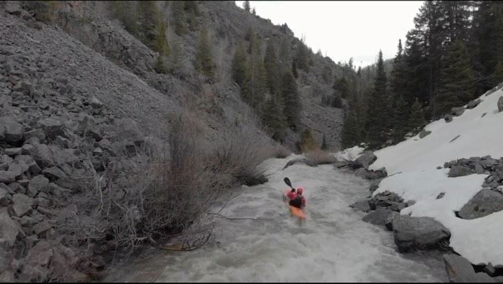 Early season creeking in Clark, Colorado with @bermsauce
.
@steamboatcolorado @mountainsportskayakschool
.
Come take a lesson and learn to kayak.
.
To book visit our website
https://mountainsportskayak.com or call us at (970)879-8794