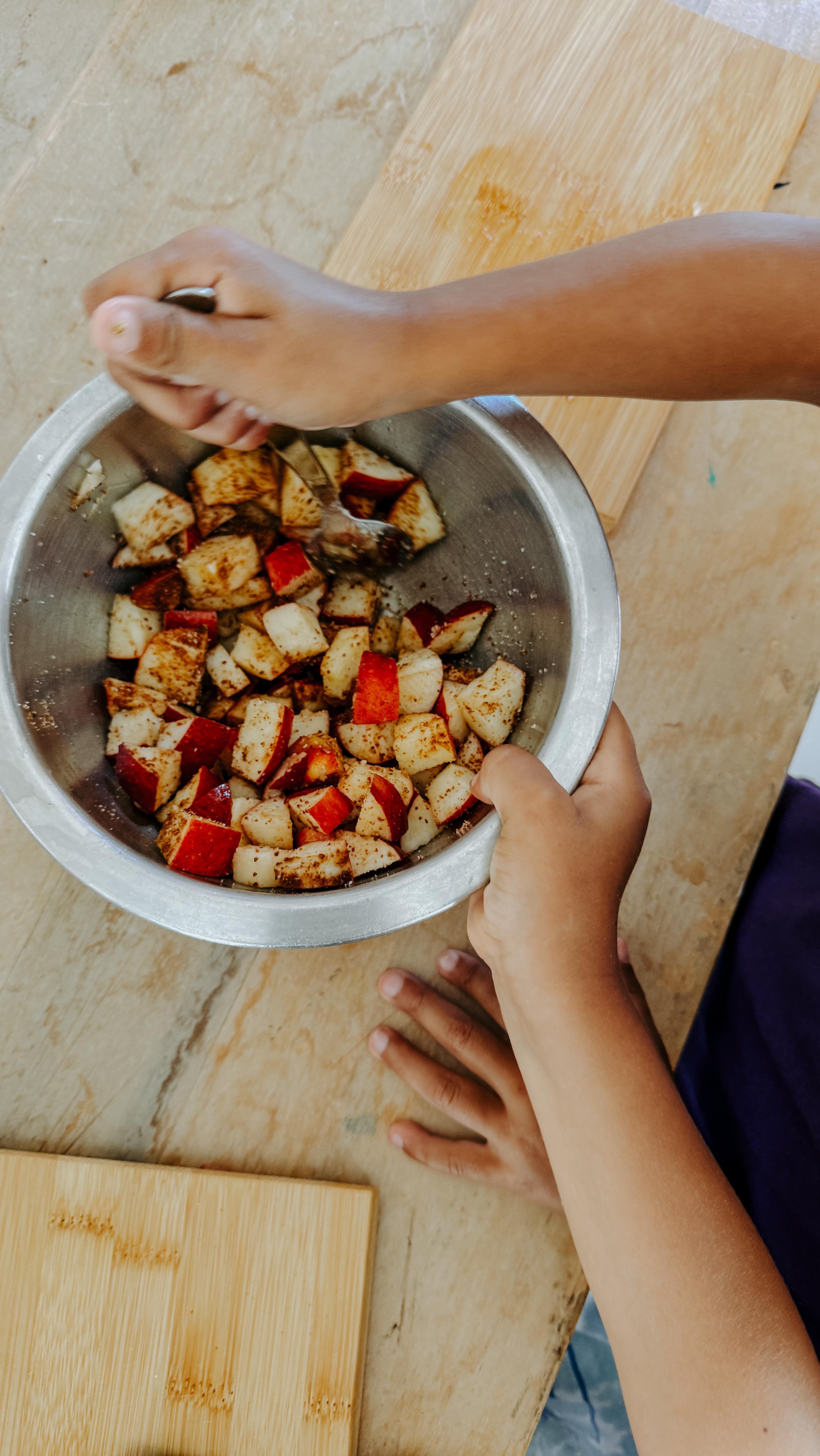 Reason # 531128 why your kiddo (and you!) will love attending Wild Peaks: They are turning into a master baker!
Today, as we come to a close on our Apple Studies for the month, the kids baked the most delicious apple crisp— all organic, nothing processed, sugar-free and made with so much love!!
The best part? They get to bring the extras home for you to enjoy too 👨🏻🍳🍎👩🏼🍳
#WildPeaksMagic #BakingWithLove #HealthyTreats #AppleCrispFun #LearningThroughPlay