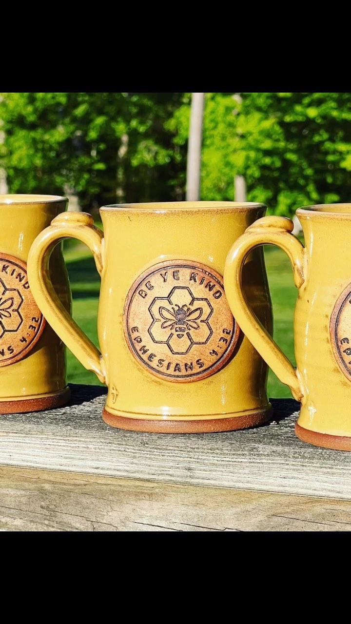 New mugs...the spring update is here!!!
#instapottery #wheelthrown #potterymugs #ncpottery #potterylife #wheelthrownmugs #etsypottery #handcrafted #buyhandmade #clay #potter #pottery #artanddesign #potterythrowing #pottersofinstagram #handcrafted #mugshotmonday #cvpots #chosenvesselpottery