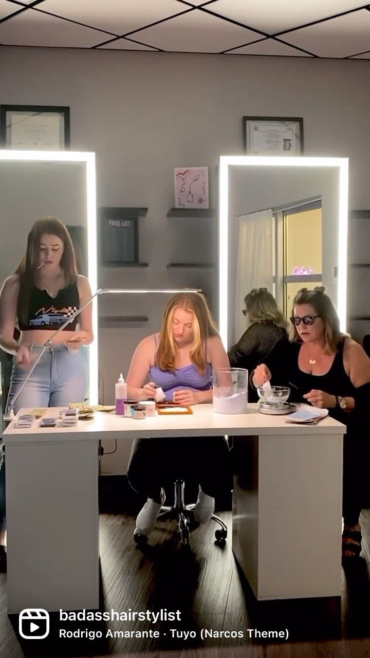 Love this throw back !!
And I really love having fun with my girls 🥰
#luxuryhairextensions
#winterparkhairstylist
#handtiedextensions
#handtiedhairextensions
#balayagehighlights #blondebalayage
#babylightsandbalayage #winterparkfl
#winterspringsfl #orlandoblogger
#hootersgirls #twinpeaksgirls
#bossbabe #thinhairproblems
#thinhair #olaplex
#k18hair #bellamihairpro