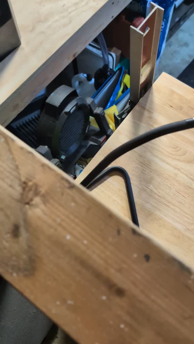 Hey @irobot thanks for the stray Roomba 😆
#advice #lol #stray #smartdevices #smarthome #funny #lifeadvice #goodwill #cleaning #garage #funny