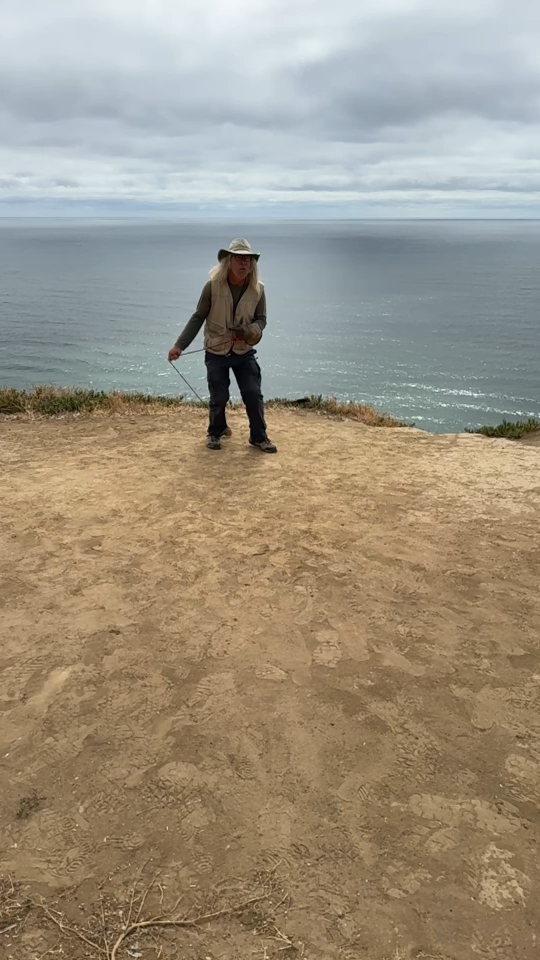 Ali is back in the game after a week of rest. Always her splendid self, she delighted every one in our Falconry Experience, while reminding us who is in charge here, really 🪶😎. Thank you Mary Ann for sharing your video!!
Also a big bonus of the day: humpback whales litteraly flying out of the water right in front of our cliffs!! Never seen something like that, what a day!
#totalraptorexperience
#nature
#birdsofinstagram
#lajolla
#sandiego
#lannerfalcon #flytorrey