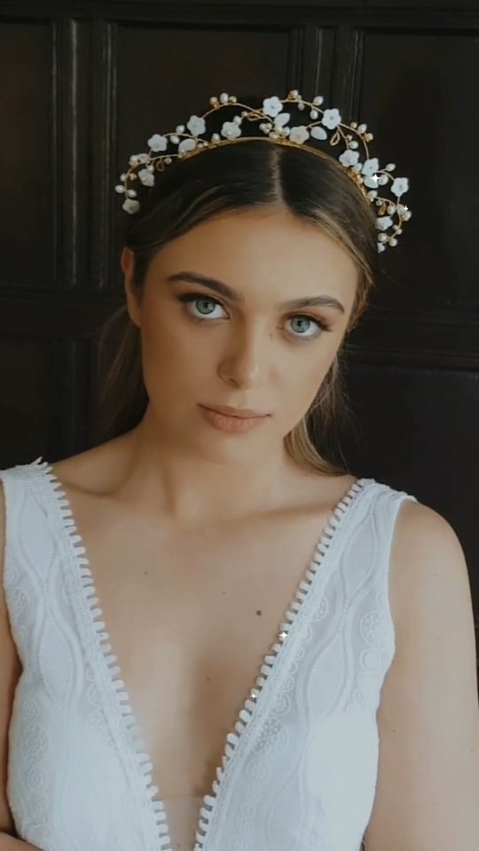 F L O R A L heaven 🌷a few from my 'Wild Alabaster' collection. All designed and handmade in my Cheshire studio.
.
.
.
#bridal #bride #brideandgroom #brides #bridesmaids #bridetobe #destinationwedding #dreamwedding #engaged #weddingday #weddingdecor #bridalheadpiece
#weddingheadpiece #bridaljewelry #weddingjewelry #bridalaccessories #weddingdress #weddinggown #weddingideas #weddinginspiration
#weddinginspo #weddinghair #bridalmakeup
#weddingparty #weddingphoto
#weddingphotography #weddingplanning #weddings