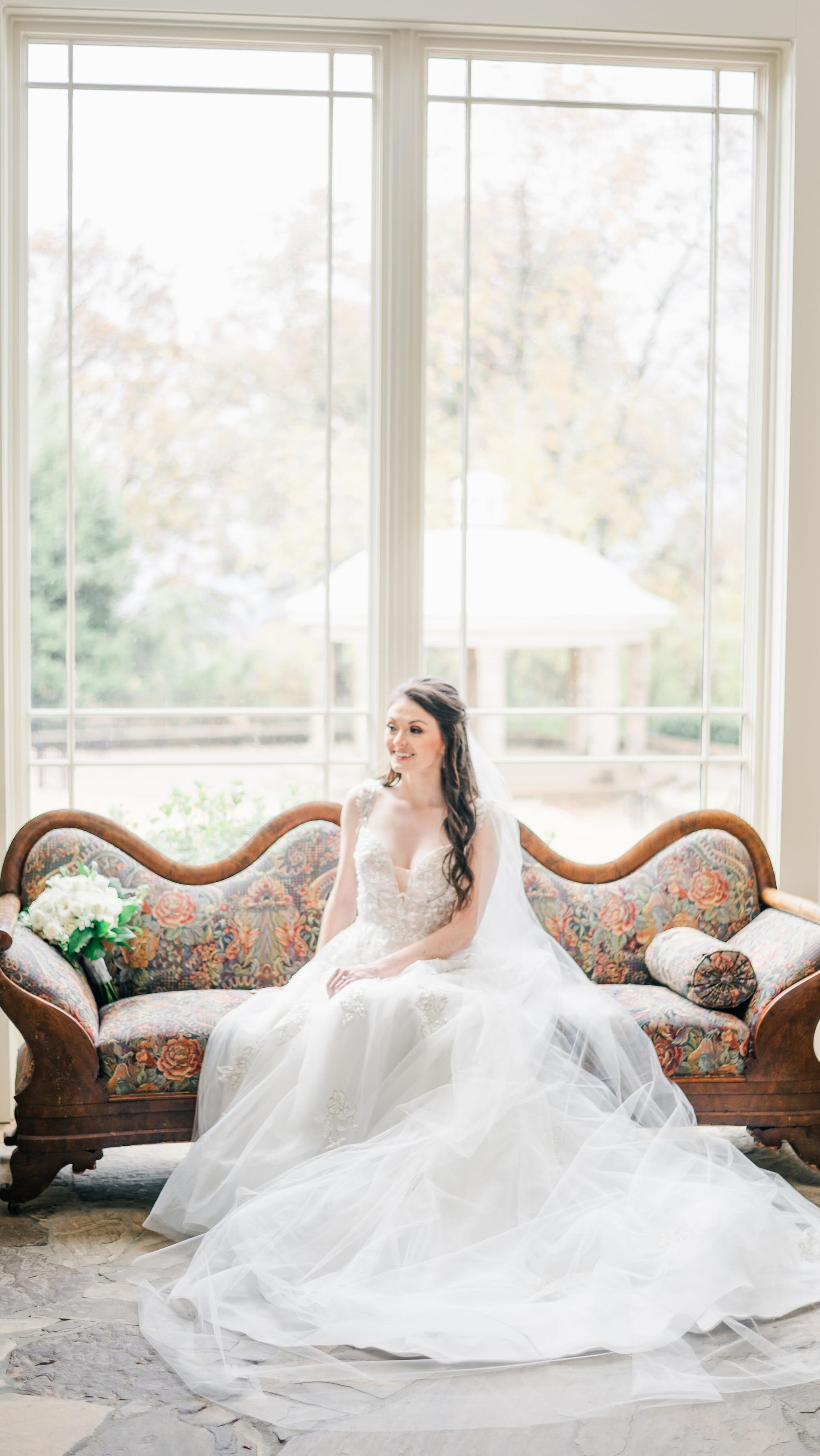 We have a million reasons why you should do a First Look, but hereās our favorite one š„¹
EP Bride: @cate_7
Planning: @weddingsbyep
Venue & Bar: @burrittweddings
Catering: Hartleyās Catering
Floral: @bloomandbrushdesign
Band: @thebandjuice
Wedding Cake: @batter_up_cake
Grooms Cake: @edgarsbakery
Photography: @_timandlexi
Rentals: @elegance_designs_rentals
Bridal: @kathleensbridal
Bridesmaids: @azazieofficial
Suits: @generationtux
Transportation: @bamalimousine
#alabamaweddingplanner #tennesseeweddingplanner #weddingplanning #weddinginspo #weddingstyle #justweddingthings #trendyweddingideas #2024bride #destinationweddingplanner #brideandgroom #weddingphotography #alabamaweddings #southernwedding #weddingreel #firstlook #firstlookreveal #firstlookinspo #groomreaction