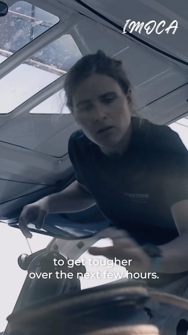 ⛵ Le prochain bateau attendu sur la ligne d’arrivée, c’est celui de Patrick Isoard, qui devrait ainsi s’imposer en catégorie Vintage. Rémy Gerin a lui dépassé la mi-course et progresse dans un flux constant de Sud qui va s’intensifier ce mardi.
💪 Chez les IMOCA, en plus de Clarisse Crémer, Oliver Heer a bien progressé à près de 290 milles de la ligne. Il devrait néanmoins « buter dans une zone un peu moins venteuse en fin de journée ». Enfin, dernier Class40 engagé, Anatole Facon montre une belle allure en parcourant près de 200 milles par jour.
🎥 Nefsea
#TheTransatCIC #TransatAnglaise #Sailing #Sail #Ocean #Boat #Voile #IMOCA #Class40 #Lorient #NewYork