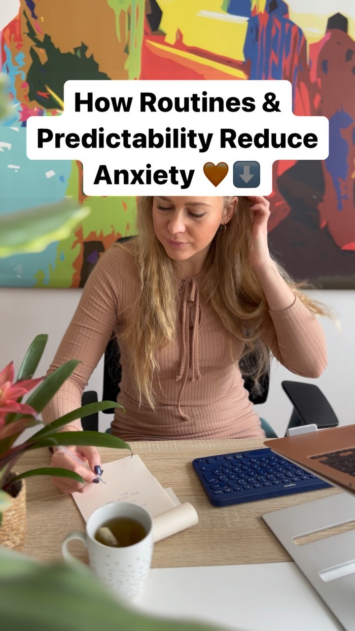 Managing Anxiety ⬇️🧸
• Routines help reduce the “fight or flight” response as we are prepared to what is going to happen and already know the upcoming situation, which creates a sense of safety.
• Knowing when and how you’ll tackle daily tasks reduce the fear of the unknown.
• As you gain mastery over your day to day life, you build a sense of competence and confidence + you seeing that you manage your life effectively, creates calmness.
• Setting your days up, will give you the assurance that there is going to be rest and play time next to your work tasks. These clear boundaries in your schedule protect your mental and emotional space from overdoing and actually having proper pauses.
Send it to someone who needs to start with routines 🧡
+ Save for later! 🧸
#anxietysupport #routine #predictability #heal #innerchildwork