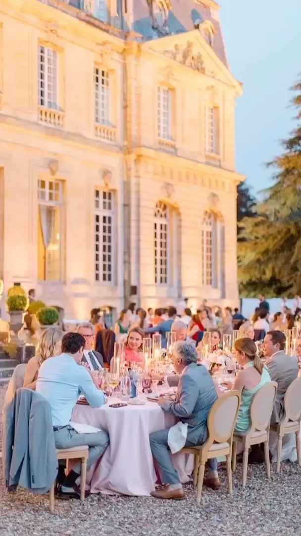 Throwback to Bruna and João’s beautiful September wedding 🌸💘
Planning & Design: @opalineparis_events
Photography: @kristinsautter
Videography: @defranceproductionsfilms
Venue: @chateaudechamplatreux
Florist: @floresie
Dress: @wanda_borges
Hair: @willianmayer
Makeup: @georgerluna
Stationery: @studio120wedding
Lighting: @bounz.events
Music: @ivanastringquartet
DJ: @difrancesca
Rentals: @maison options
Catering: @grandchemintraiteur
Desserts: @maisonladuree
Cake: @sugarcoat.paris
Fireworks: @cduval77890
Shoes: @alexandrebirman
Earrings: @cartier