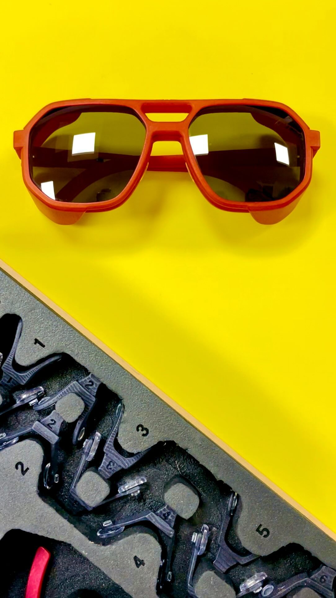 SHOW ME MORE !
Une collection qui ne présente que des atouts :
✅ Légèreté
✅ Solidité
✅ Responsable grâce à sa conception à partir de graines de Ricin
✅ Personnalisable en taille et en couleurs
✅ 2 en 1 ! Merci le clip solaire qui ne frotte pas la surface des verres 😎
✅ Fabriquée en France
Configurez la votre en magasin 📍#saintgaudens
#opticienindependant #lunettesdevue #lunettesdesoleil #fabricationfrancaise #opetitmonocle
Pour la transparence et la qualité des verres nous faisons confiance à la maison @volcane_france, et elle vous le rend bien 🤭