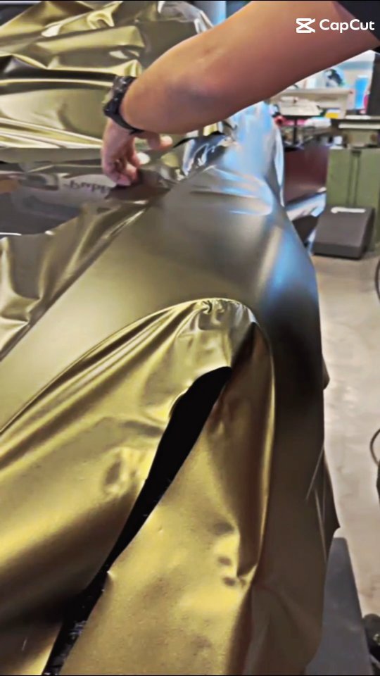 Notre wrap en image #porsche #wrapcar #hexis #carporn #carwrap #gt4 #gt4rs #wrapping #wrapinstitute #covering