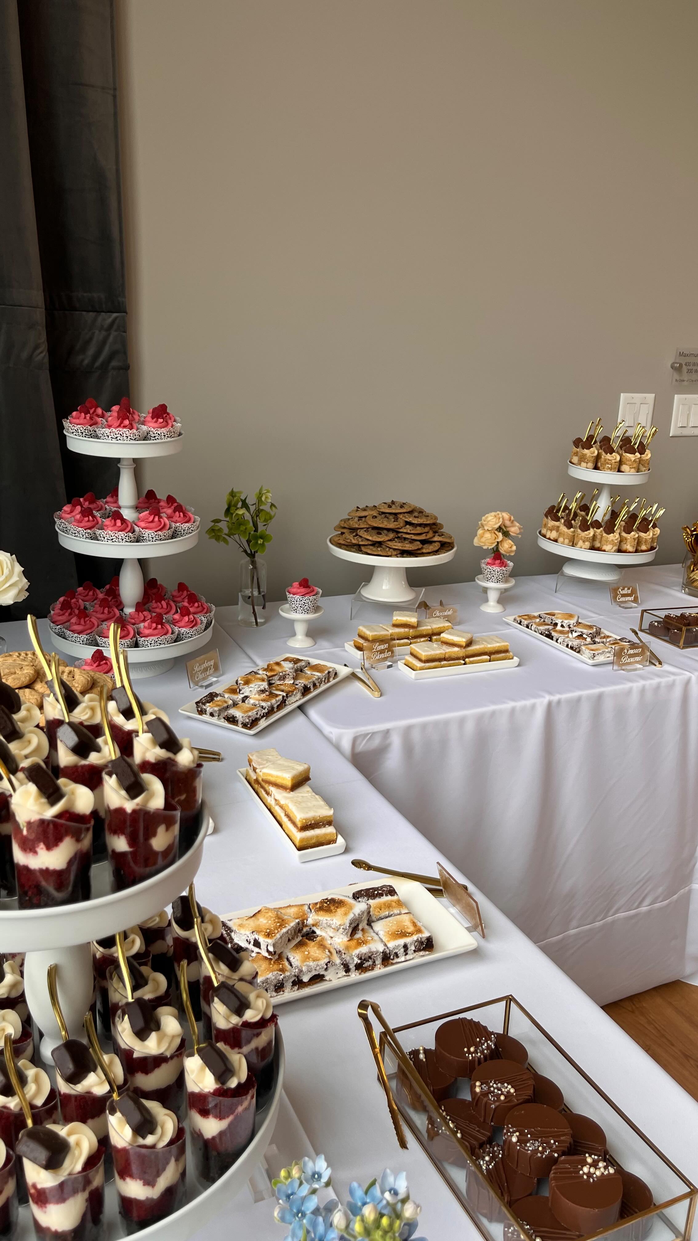 Here’s to the first official wedding of the 2024 season!! Congratulations Briana and Noah! So happy to have been a part of your amazing day!
@venue3two @joyandbloomdesignco @holdenmichaelevents
#eatgr #foodiegr #grnow #experiencegrandrapids #grandrapidsfoodie #iheartGR #grbakermemorialhospital #grgram #cheatdaysweetsgr #cheatdaysweets #midtowngr #grandrapidseats #grfoodie #grbestbites #grnowfood #grandrapidsfood #westmichiganweddings #westmichiganbride #grandrapidsbride #grbride #grandrapidswedding #grwedding #dessertcatering