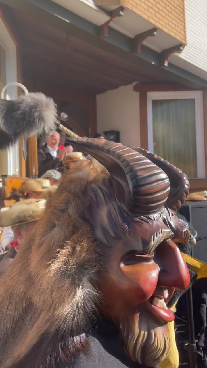 Fasnet Eröffnung 2024
#nzschonach #geißenmagd #geißenmeckerer #schonach #batzewecke #esgohtdegege #fasnet #fasnet2024 #2024 #verbandoberrheinischernarrenzünfte #narrenzunft #narrinarro #brauchtum #carnival #party #fun #people #tradition #blackforest #love #schwarzwald #nature #history #bepartofit #germany #mask #wood #winter #culture