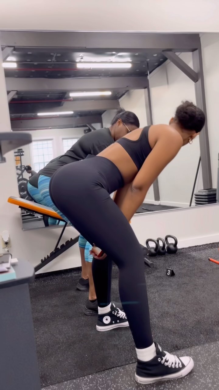 Slow progress is better than no progress. Stay POSITIVE and NEVER GIVE UP. 💪🏾✨
DFITNESS