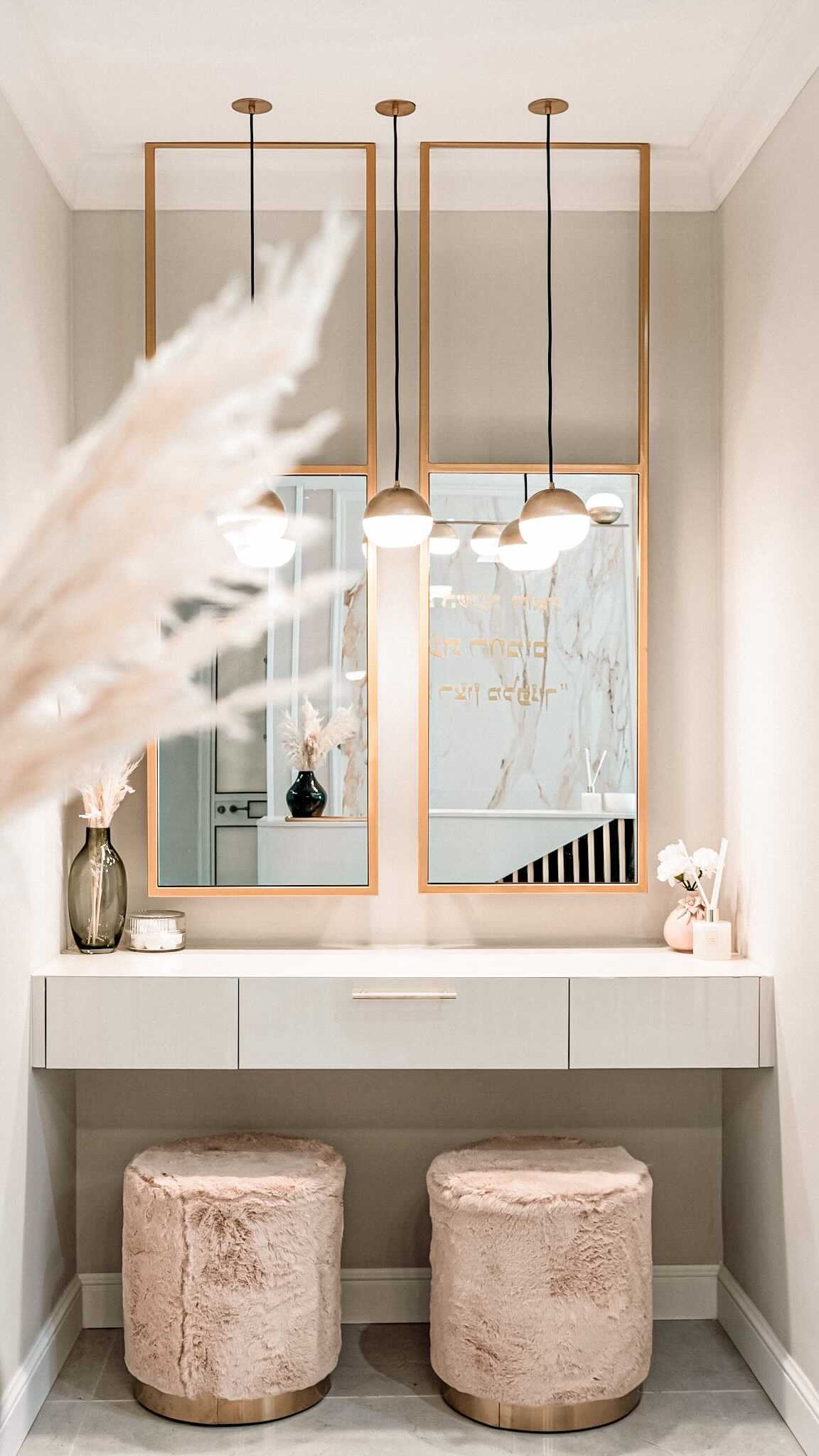 Mirror design 🪞✨🤍
We love to design every little detail in our projects. Here is another example of how to transform your space with a cool mirror piece.
.
.
.
.
.
#interiorstyling #instagood #inspiration #entrepreneur #lovedesign #designer #homedecor #photography #instadesign #creative #interiordesign #interior #interiordecor #artistsoninstagram #fashion #luxury #decoration #love #interiordecorating #design #mirrordesign #freestandingmirror #coolmirror #modernmirror #modernmirrorwork✨✨ #mikvehdesign #bldesignstudio