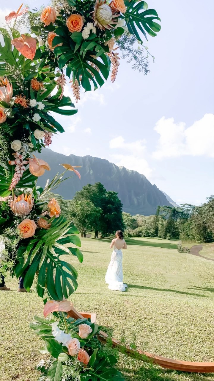 When love is found in friendship and blooms over long distance, we trust in its longevity. For Anna and Wil, playing the long game may not have been easy but it was definitely well worth it. The love you two have for each other are what many seek to find.
“It’s enough to make kings and vagabonds believe the very best.” -Elton John
Congratulations to Anna & William! 💍
**Series: Behind the wedding scene with Lilikoi Lane
The wonderful wedding team:
Coordination: @lilikoi.lane
Venue: @koolauballrooms
Flowers: @cocolanigardens
HMUA: @cherbumakeup
Men’s wear: @vowsbridalandformals
Special Linen: @amcc_hawaii
Sounds/DJ/Uplighting: @hawaiieventsunlimited
Videography: @redringstudio
Photography: @lovestoryweddingsphotography
#behindthescenes #bts #weddingbts #wedding #hawaiiwedding #hawaii #oahu #koolau #koolaumountains #lastdance #koolauballrooms #weddingplanning #vendorlife #weddingcoordination #eventcoordinator #eventcoordination #weddings #canyoufeelthelovetonight