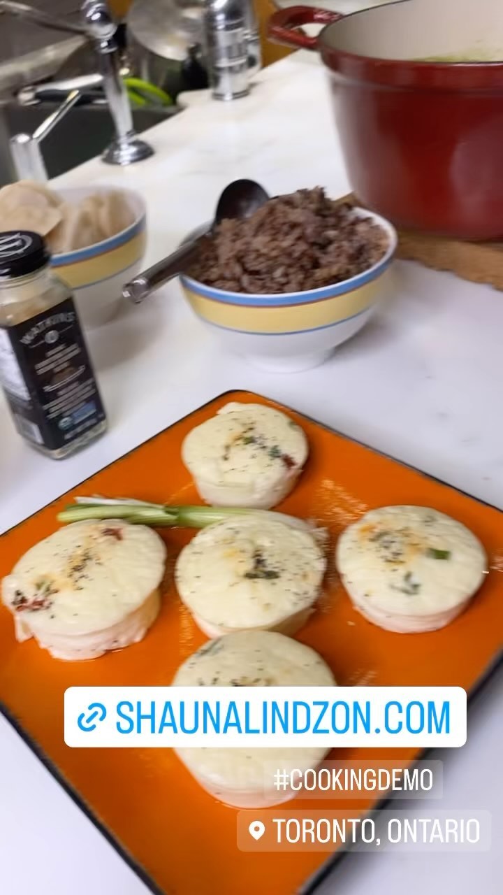 Marvelous March cooking demo is up!
We will be making:
🥚Protein bites (Starbucks copy-cat)
🌿Power green soup
🍊Fresh herb and citrus salad
🍗Chicken potato bake
🍪Salted chocolate chunk shortbread cookies
Sign up link at shaunalindzon.com