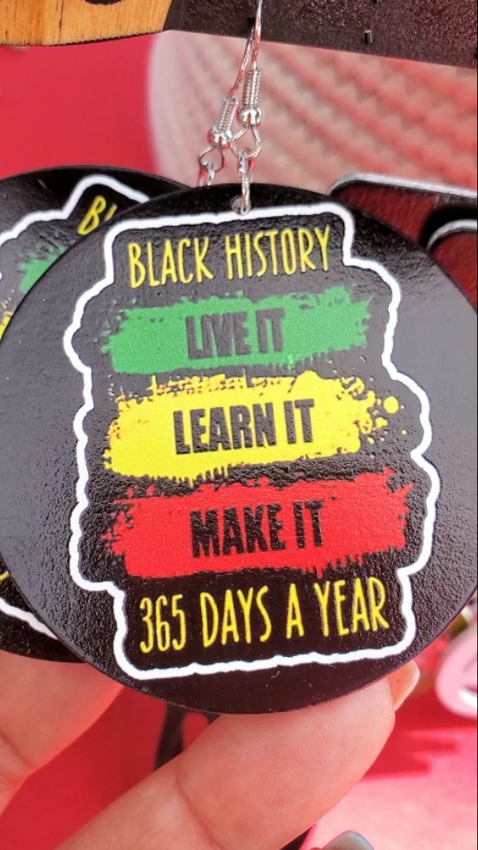 We Are Chosen ✊🏽
Its time to celebrate our future and the unique culture that has made us golden! ✨️
#ElijahLee #Juneteenth #Tampa
#africanfashion