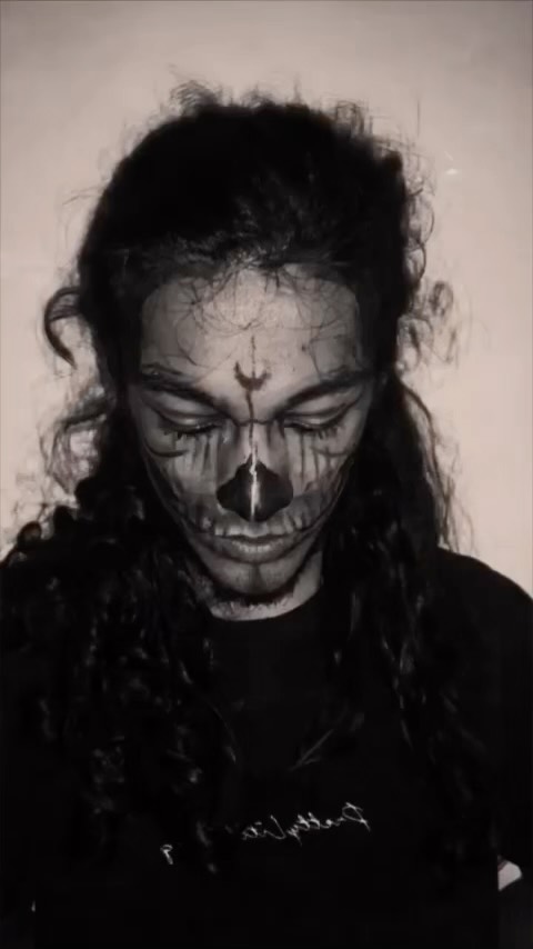 💀
.
.
.
.
FOREHEAD LOOKIN FAT.