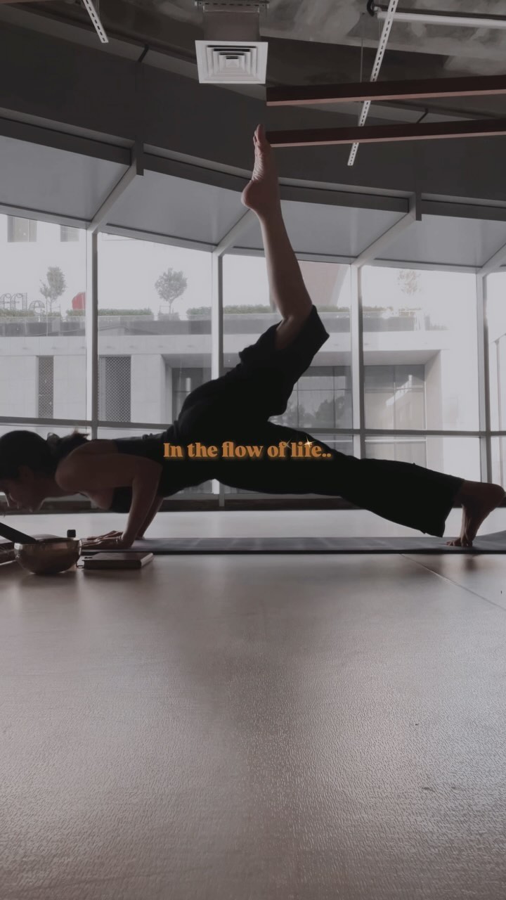 Let’s flow with life 🌊
When we’re feeling stuck, it’s a sign that we need to open our hearts and move with life’s natural flow. 💫 In this reel, I’m sharing how I use mindful movement and heart-opening practices to release stagnant energy and embrace the endless possibilities that life offers.
Flow with me as we let go of resistance and tap into the beauty of being fully present🤸🏻♥️✨
✨ Remember: When you align with the flow, life becomes lighter and full of opportunities.
#flowwithme #yoga #heartopening #chakras #wellness #mindfullness #energy #healing #love #flow #fitness #yogateacher #dubaiyogateacher #joy #reiki #energyhealing #selflove #almawellbeing
