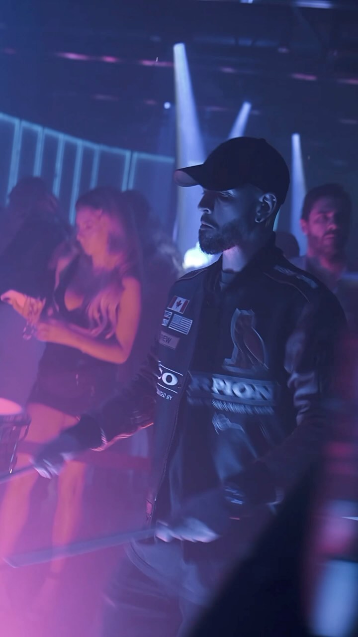 We’re excited to announce the B2B you have all been asking for👀…
🎧Bastian&CStyxx🥁
@bastiansounds_ / @cstyxx
We made a wave at our very first event together & the intuition was beyond belief. Now by public demand We would like to invite you all to join us this Easter Saturday, March 30th 🪺📍 @empiresupperclubtoronto 📍.
This time around bringing you rising local stars (@itstsenami & @notryanpham) to set the mood & Our brother (@stbanbravo08) from 🇨🇴 with some heat🔥 followed by the requested ROUND 2 of 🇨🇴🤝🏾🇵🇹🪘🪇GOSADERA🪇🪘.
Closing duties goes to the talented (@djeddyofficial_).
We can’t wait to share with you guys what’s to come from this high energy fusion doing what we love, making you dance.⚡️⚡️
“Project Gosadera”
Grab your 🎟️ link in bio 🔗
•
•
•
•
•
#artist #djset #djing #livemusic #producer #drums #dance #vibes #visualart #party #pioneer #groove #torontolife #smile #happy #goodtimes #insta #instagood #instagram #instalike #instadaily #Fyp #explore #explorepage #likeforlikes