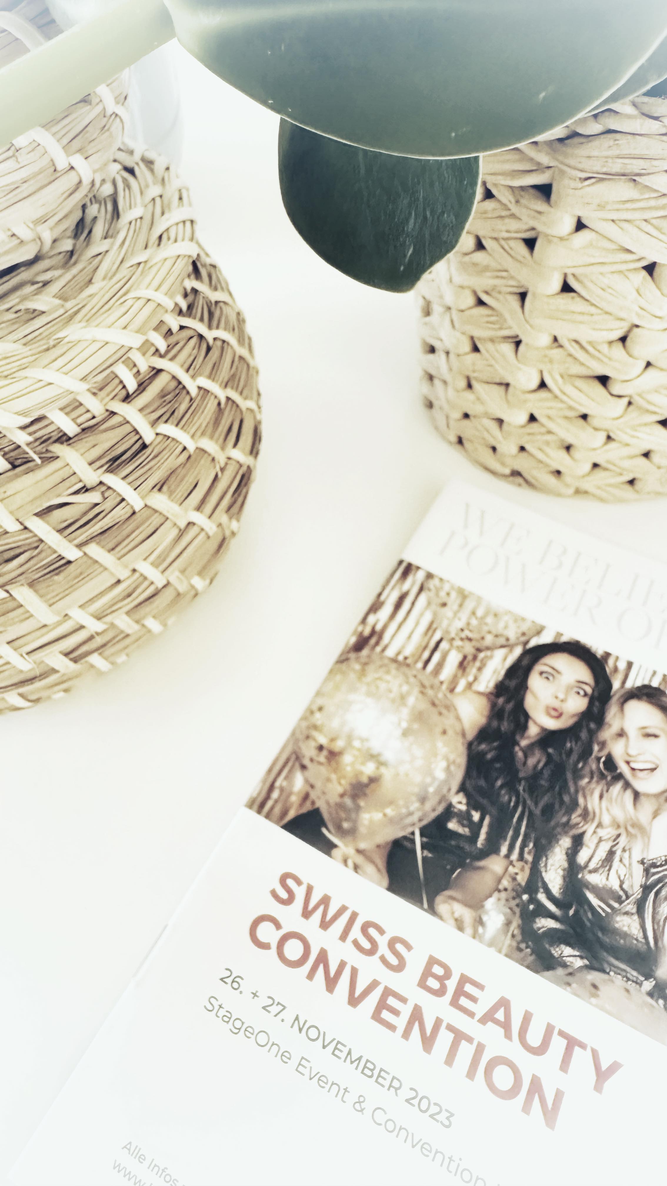 Heute unterwegs für…
AVOUS COSMETICS
an der SWISS BEAUTY CONVENTION
in Oerlikon.
#neuheiten
#beautytrends
#spannenderaustauschmitbeautykolleginnen
#uptodate
#avouscosmetics
#kosmetikmesse